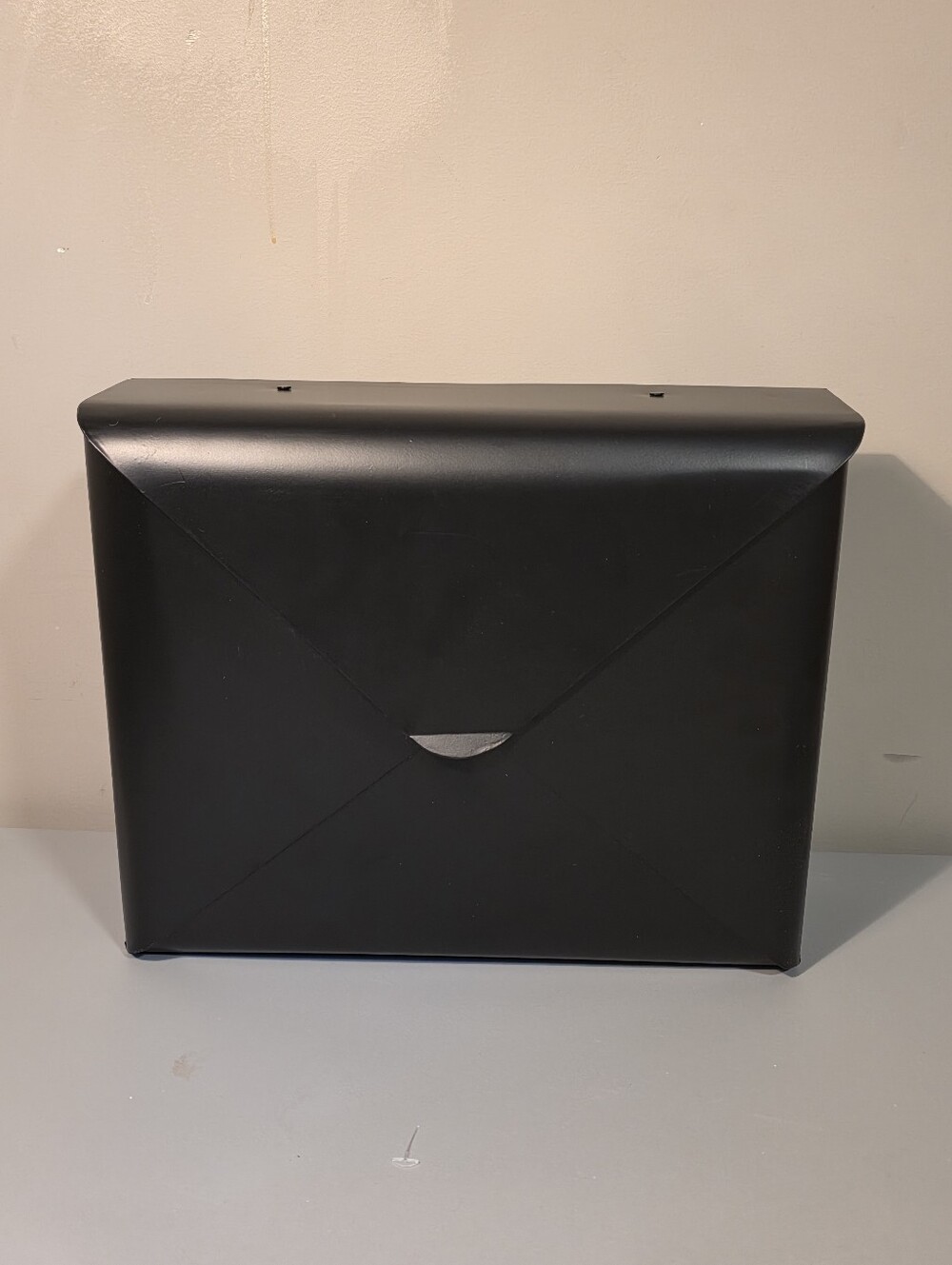 NEW IN BOX Modern Matte Black Metal Envelope Mailbox